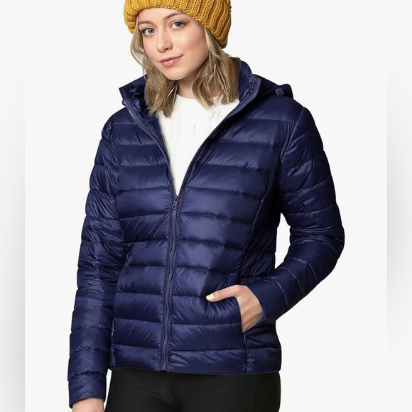 Women's Ultra Light Weight Packable Down Jacket with Removable Hoodie - Picture 2 of 4